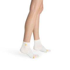 Women's Beach Day Embroidered Quarter Socks