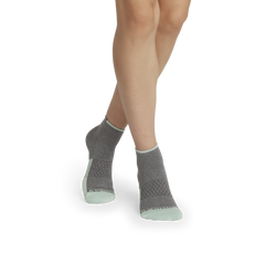 Women's Performance Compression Ankle Socks